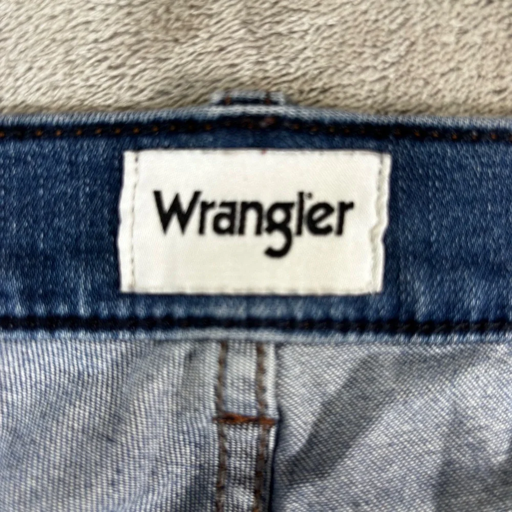 Wrangler Greensboro Jeans Mens 34x30 Blue Regular Straight Medium Wash